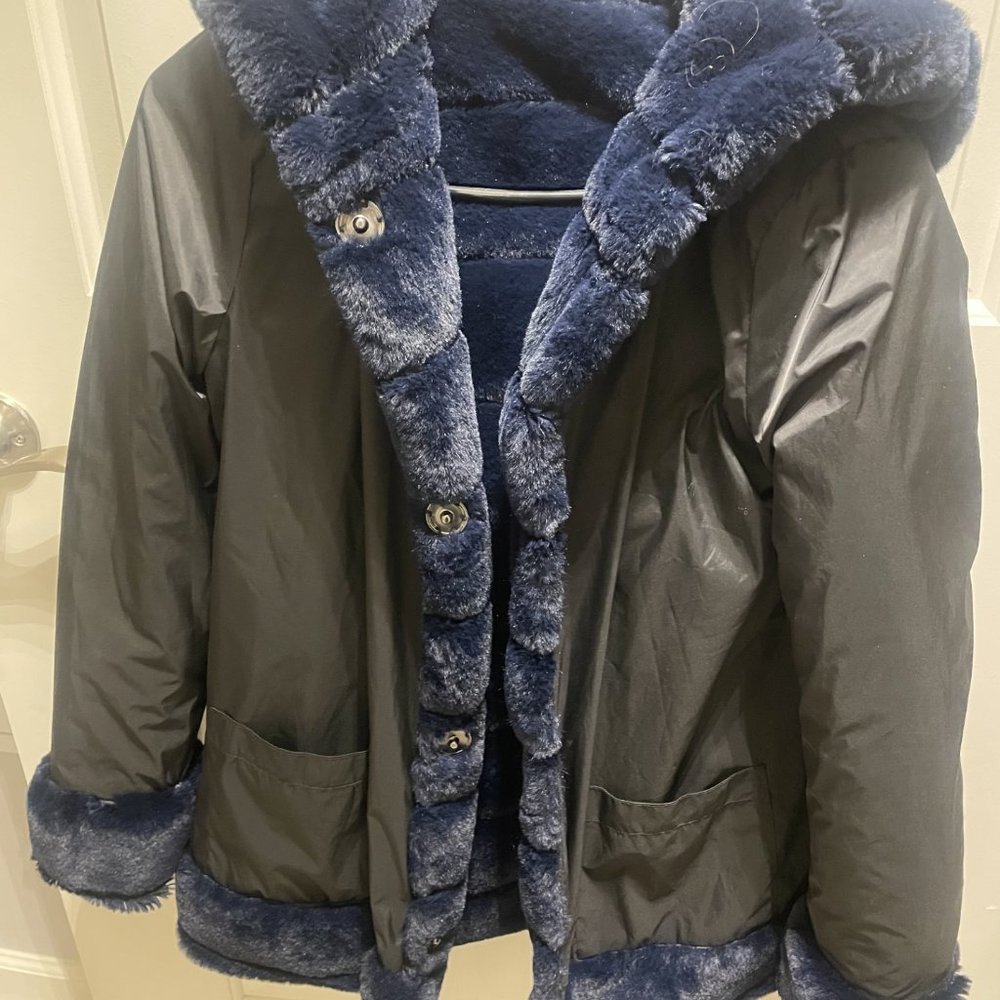 Laundry By Shelli Segal Blue faux fur blue/black reversible jacket